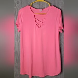 NWOT Honey Me hot pink blouse size medium.